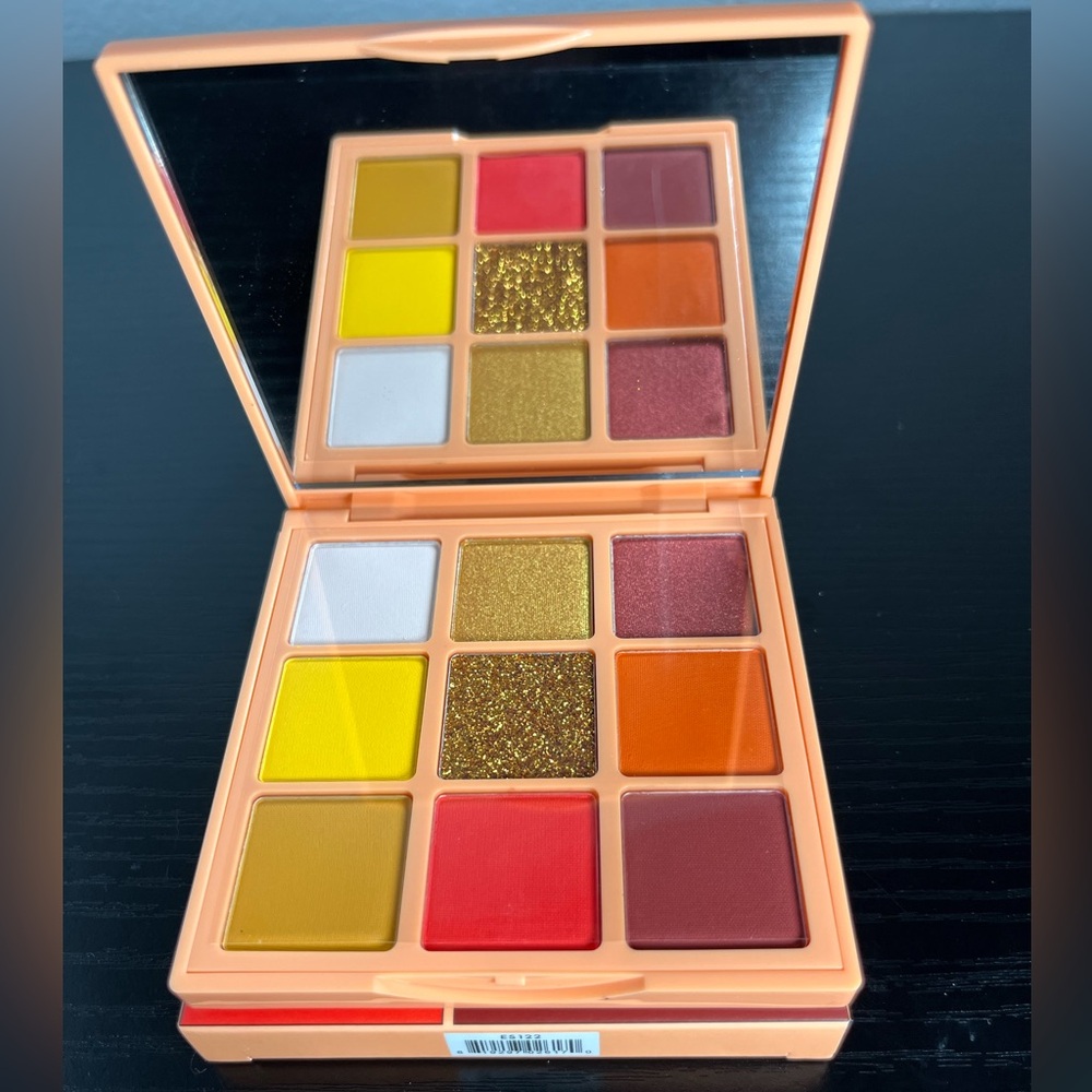 Amore Eyeshadow Palette
